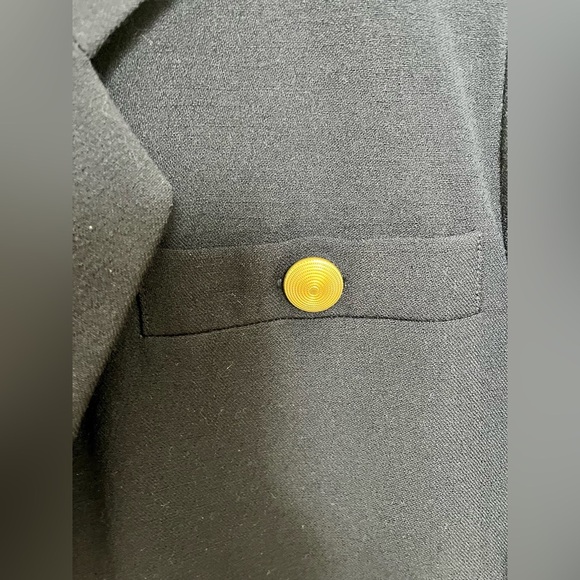 Stunning pure virgin wool navy blazer from Holt Renfrew! - Picture 10 of 10